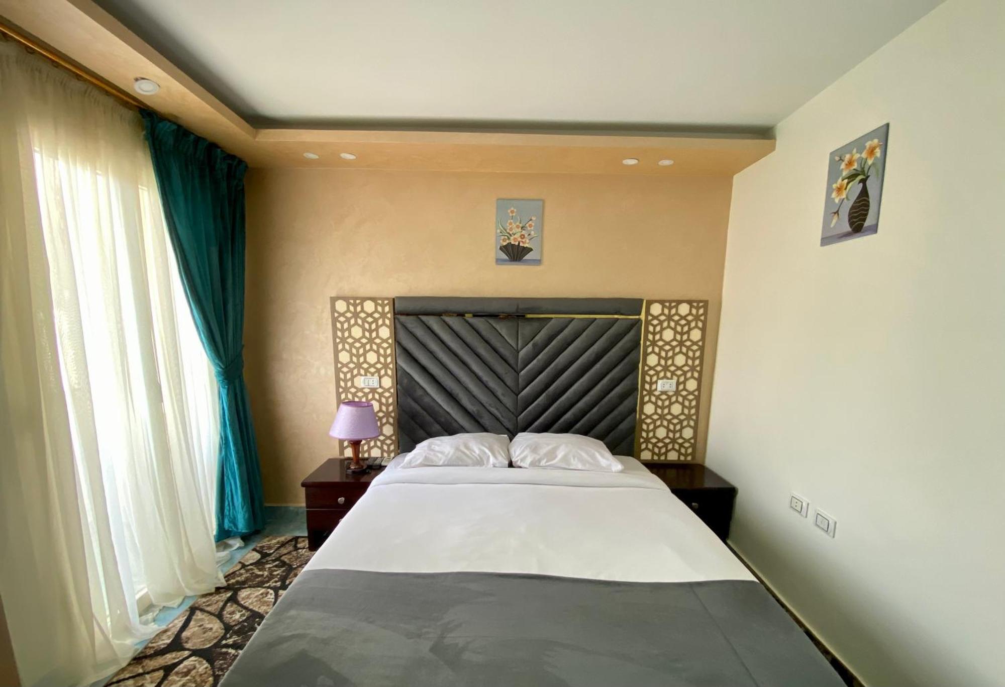 Golden Pyramids view Inn Kafret el-Gabal Exteriör bild