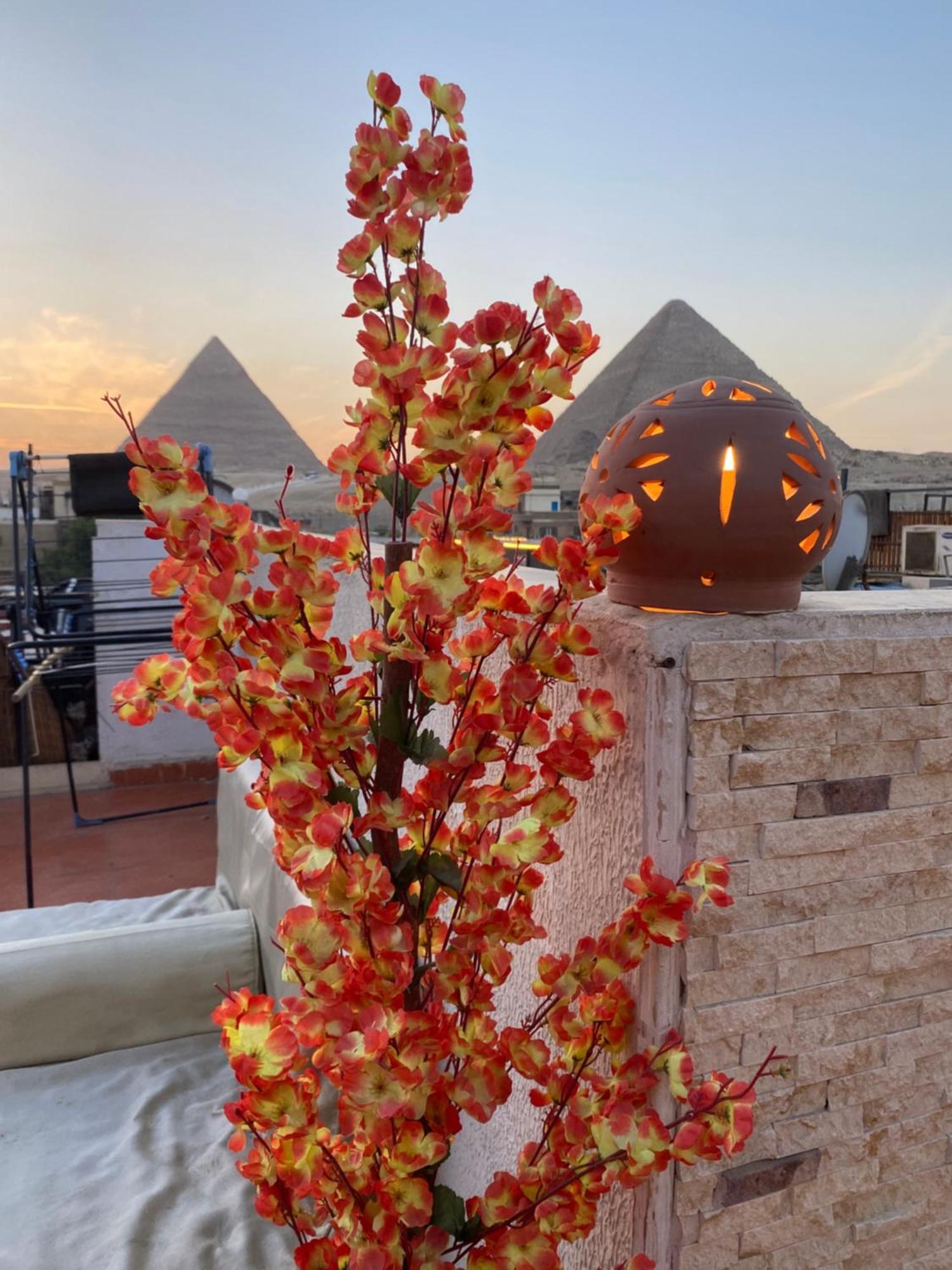 Golden Pyramids view Inn Kafret el-Gabal Exteriör bild