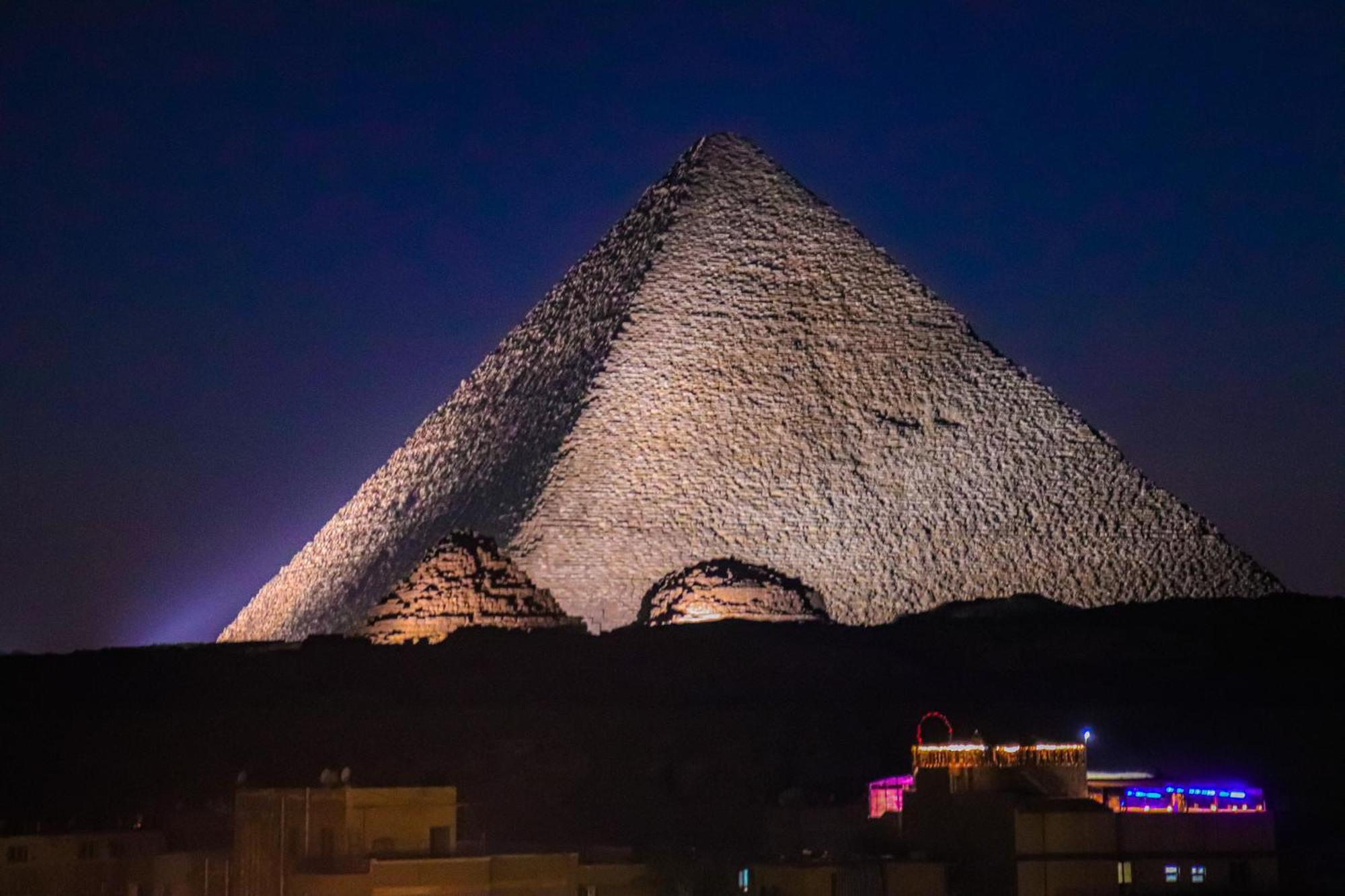 Golden Pyramids view Inn Kafret el-Gabal Exteriör bild